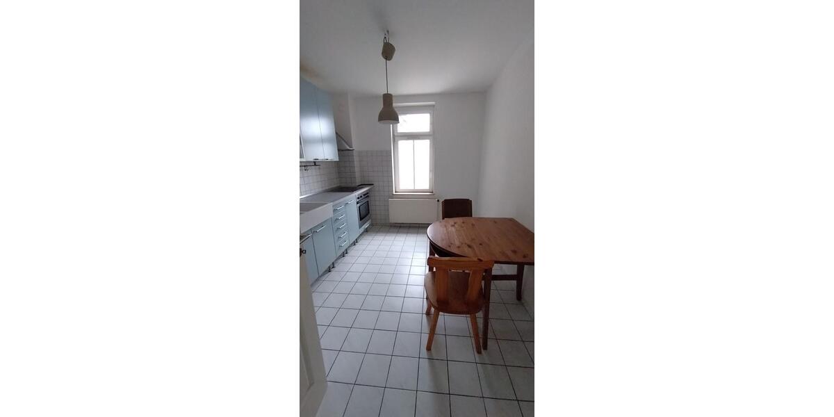 Dachgeschoßwohnung Halle (Saale) Damaschkestraße - 4 Zimmer, 67 m&sup2;, 570&euro; | Angebot:26573001