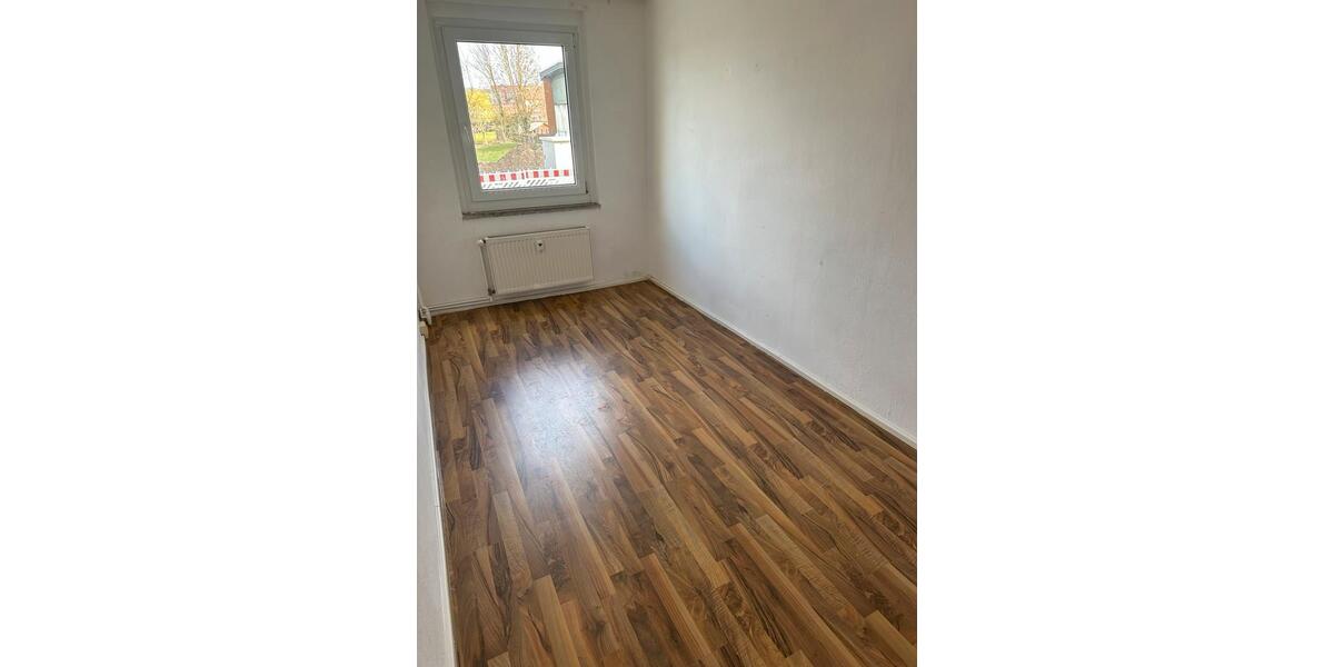Etagenwohnung Eisleben (Lutherstadt) - 3 Zimmer, 59 m&sup2;, 330&euro; | Angebot:26337317
