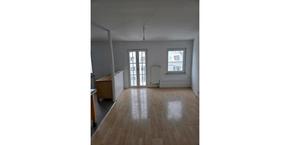 Dachgeschoßwohnung Halle (Saale) - 2 Zimmer, 79 m&sup2;, 109.000&euro; | Angebot:24803647
