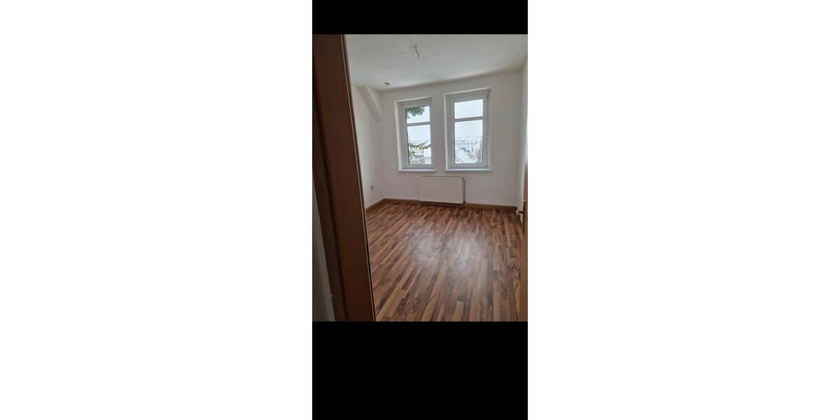 Dachgeschoßwohnung Halle (Saale) Damaschkestraße - 3 Zimmer, 65 m&sup2;, 600&euro; | Angebot:26003576