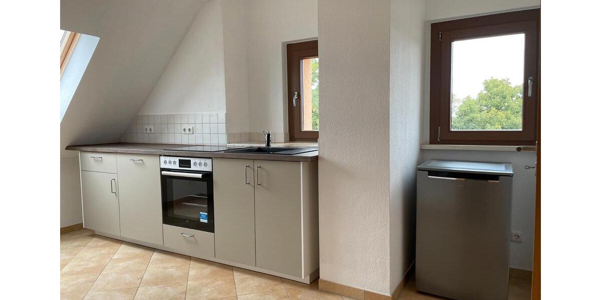 Dachgeschoßwohnung Halle (Saale) Silberhöhe - 1 Zimmer, 55 m&sup2;, 385&euro; | Angebot:25990342