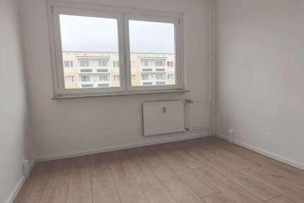 Wohnung Halle Silberhöhe - 3 Zimmer, 59 m&sup2;, 400&euro; | Angebot:26188060