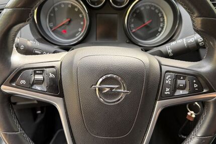 Opel Insignia 94.500 km 6.400 &euro; Wolfen 06766