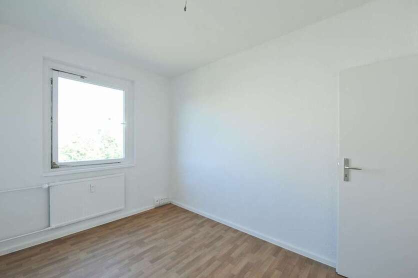 Wohnung zum Mieten in Halle 372 € 57.17 m²
