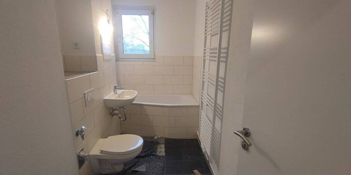 Etagenwohnung Merseburg Kötzschen - 3 Zimmer, 74 m&sup2;, 446&euro; | Angebot:26741642