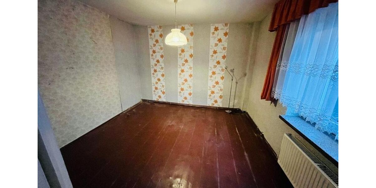 Reihenhaus Eisleben (Lutherstadt) - 7 Zimmer, 132 m&sup2;, 37.000&euro; | Angebot:26786588