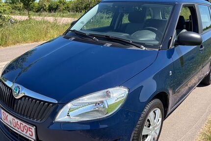 Skoda Fabia 108.000 km 3.999 &euro; HALLE 06116