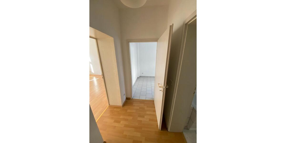 Etagenwohnung Halle (Saale) Am Wasserturm/Thaerviertel - 1 Zimmer, 66 m&sup2;, 140.000&euro; | Angebot:27656771