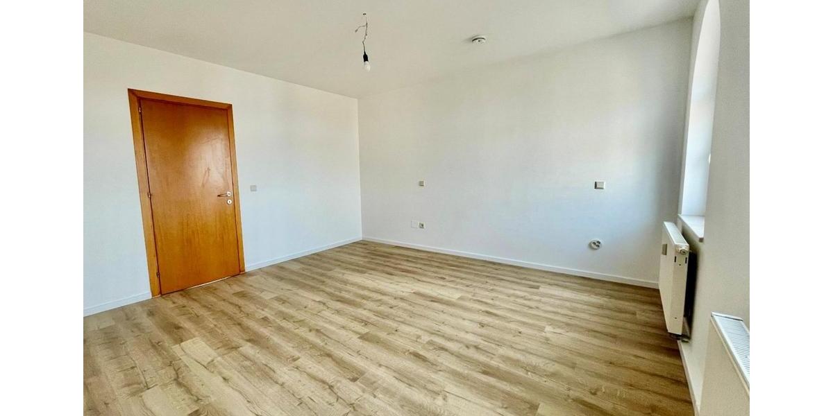 Dachgeschoßwohnung Halle (Saale) Damaschkestraße - 4 Zimmer, 75 m&sup2;, 595&euro; | Angebot:25648287