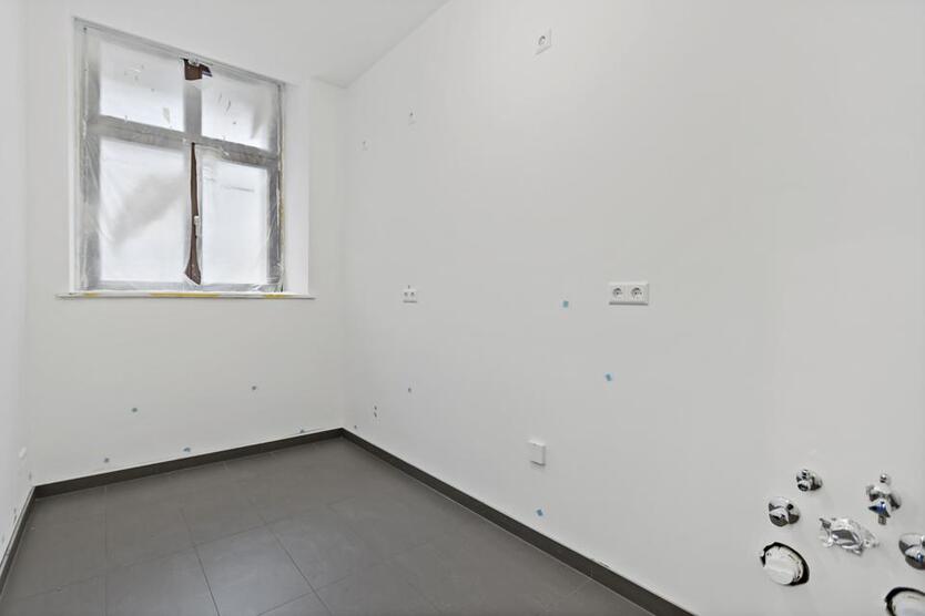 Erstbezug nach Kernsanierung - Ladenfläche im alten Polizeipräsidium