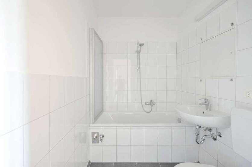Wohnung zum Mieten in Halle 458 € 65.41 m²