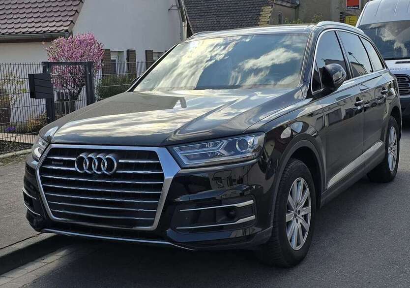 Q7