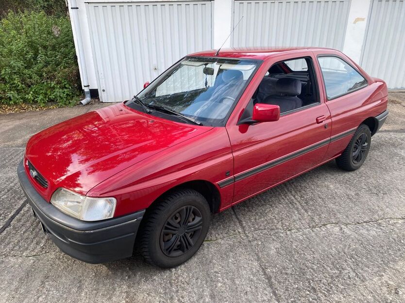 Ford Escort 59.900 km 1.299 € Halle 06132