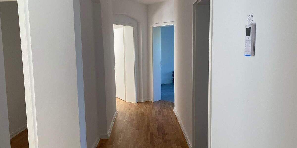 Etagenwohnung Halle (Saale) Innenstadt - 4 Zimmer, 101 m&sup2;, 1.300&euro; | Angebot:26274022