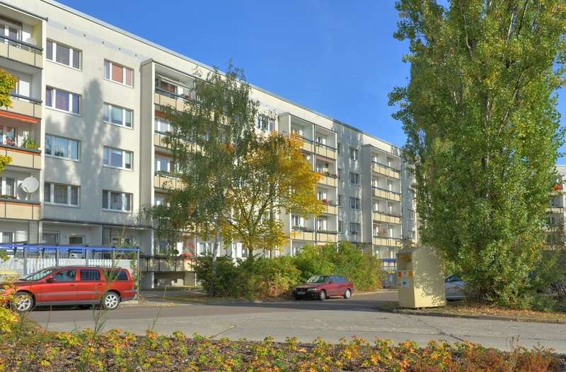 Wohnung zum Mieten in Halle 330 € 53.81 m²