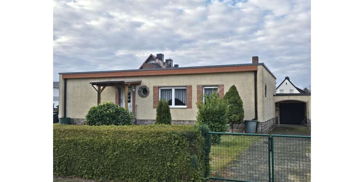 Einfamilienhaus Bitterfeld-Wolfen Wolfen - 3 Zimmer, 110 m&sup2;, 190.000&euro; | Angebot:26498860