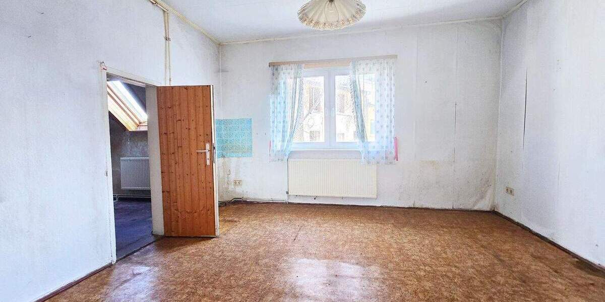 Reihenmittelhaus Köthen (Anhalt) Köthen - 7 Zimmer, 180 m&sup2;, 25.000&euro; | Angebot:25209942