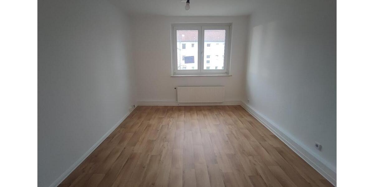 Etagenwohnung Merseburg - 4 Zimmer, 83 m&sup2;, 525&euro; | Angebot:26304900