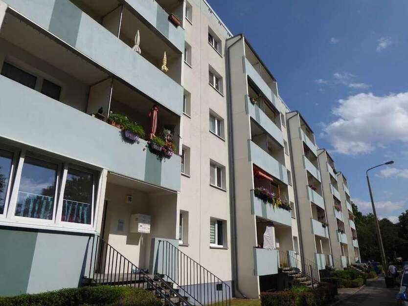 Wohnung zum Mieten in Halle (Saale) 333 € 57.31 m²