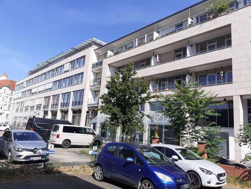 Wohnung zum Mieten in Halle 404,60 € 40.46 m²