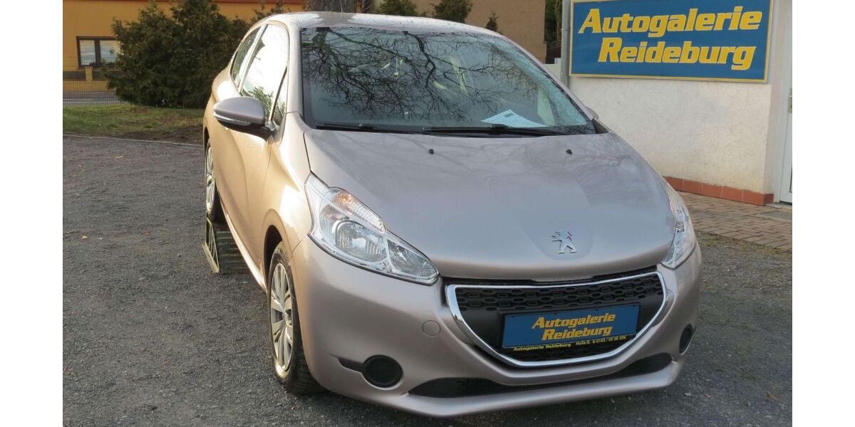 Peugeot 208 99.000 km 5.840 &euro; Halle/ Saale 06116
