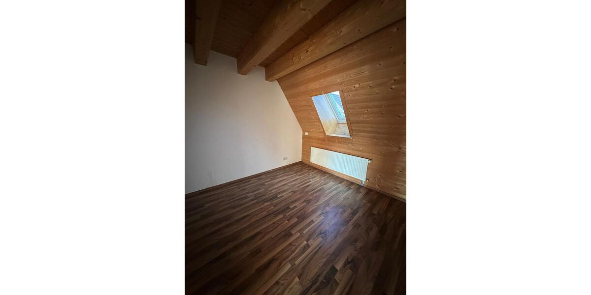 Reihenhaus Schkeuditz - 5 Zimmer, 130 m&sup2;, 1.250&euro; | Angebot:27624024
