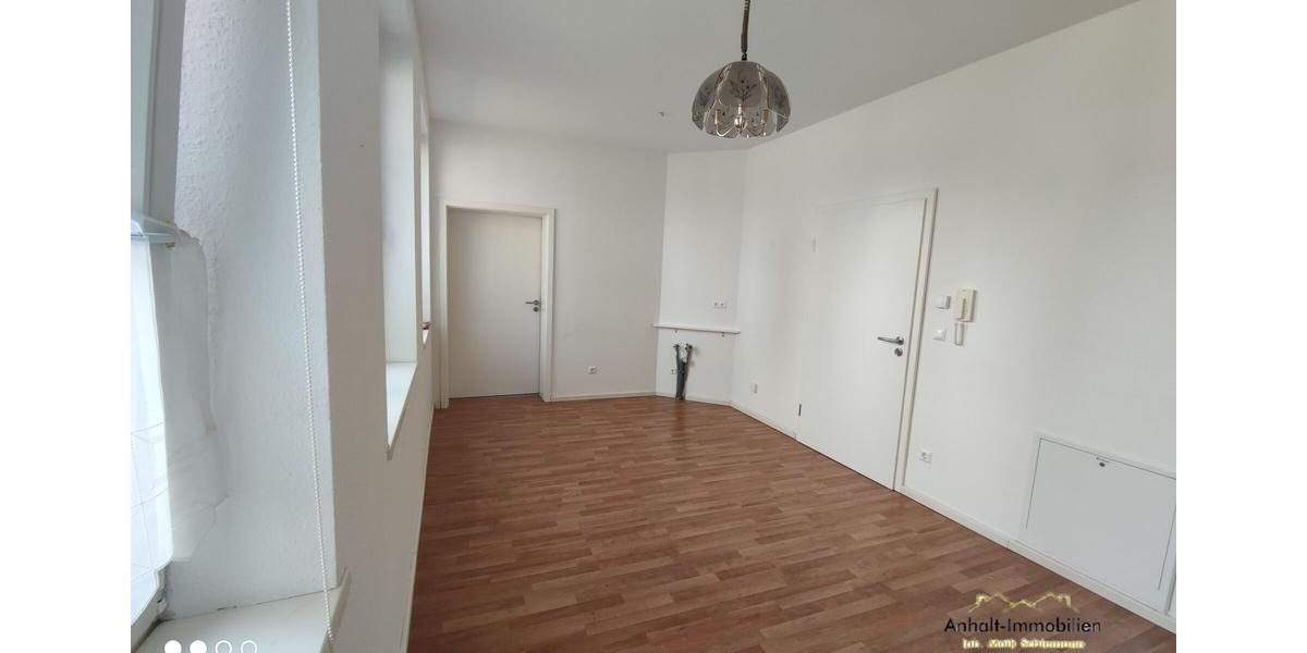 Erdgeschoßwohnung Bitterfeld-Wolfen Bitterfeld - 1 Zimmer, 30 m&sup2;, 240&euro; | Angebot:26564403
