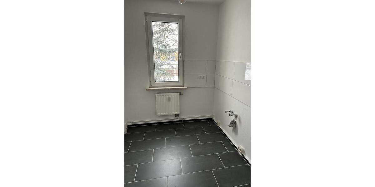 Etagenwohnung Bad Dürrenberg - 3 Zimmer, 61 m&sup2;, 354&euro; | Angebot:25234352