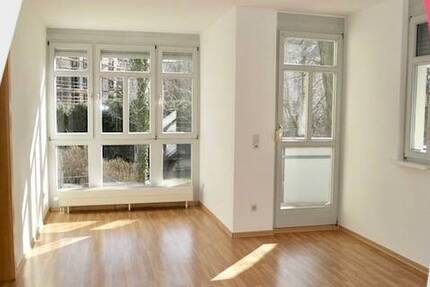 2-Raum Wohnung mit Balkon & Tiefgaragenstellplatz