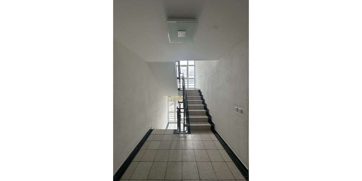 4-Zimmer-Wohnung mit Balkon, offener Küche, Gäste-WC 4 zimmer