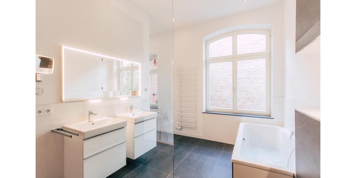 Hochparterre Halle (Saale) Am Wasserturm/Thaerviertel - 4.5 Zimmer, 190 m&sup2;, 2.335&euro; | Angebot:25376252