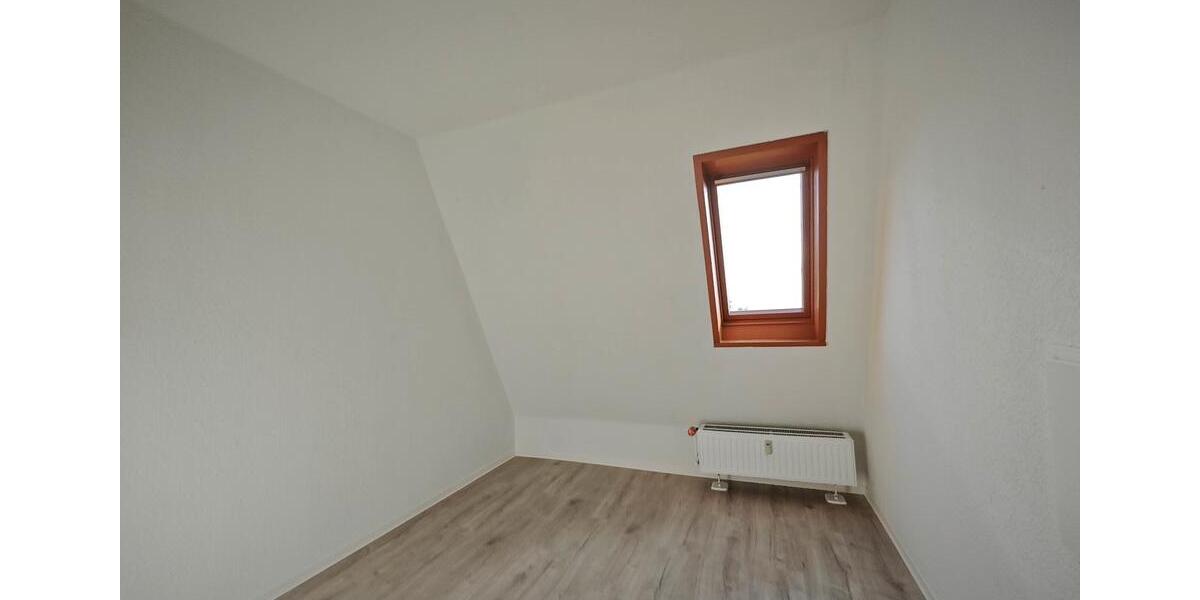 Etagenwohnung Halle (Saale) Büschdorf - 4 Zimmer, 115 m&sup2;, 805&euro; | Angebot:24350261
