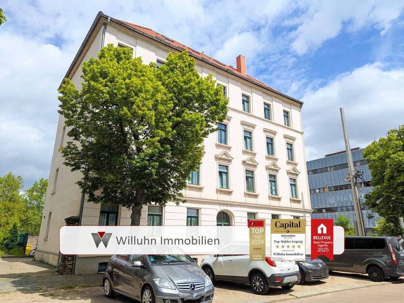 Denkmalgeschützte Maisonette im DG | 2 Zimmer + separate Küche | helles Tageslichtbad!