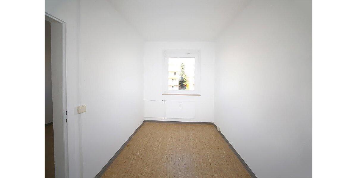 Etagenwohnung Eisleben (Lutherstadt) - 4 Zimmer, 66 m&sup2;, 334&euro; | Angebot:26262189