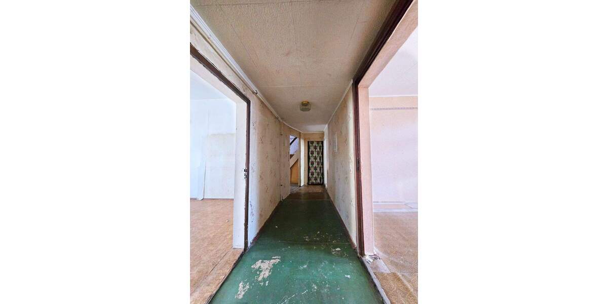 Reihenmittelhaus Köthen (Anhalt) Köthen - 7 Zimmer, 180 m&sup2;, 25.000&euro; | Angebot:25209942