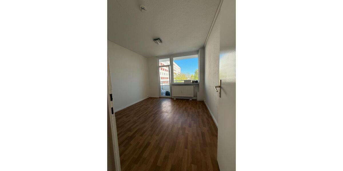 Etagenwohnung Halle (Saale) Halle-Neustadt - 3 Zimmer, 66 m&sup2;, 750&euro; | Angebot:26476443