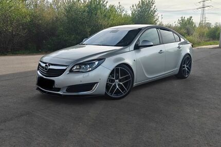 Opel Insignia 128.049 km 8.300 &euro; Halle/Saale 06110