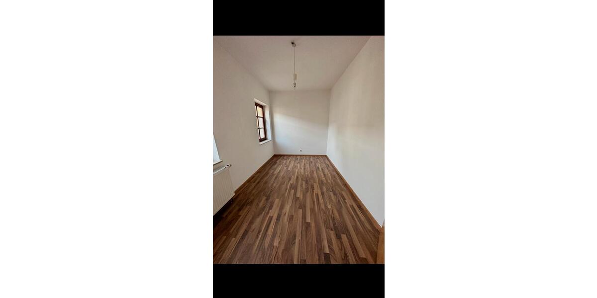 Etagenwohnung Halle (Saale) Damaschkestraße - 3 Zimmer, 82 m&sup2;, 785&euro; | Angebot:26300198