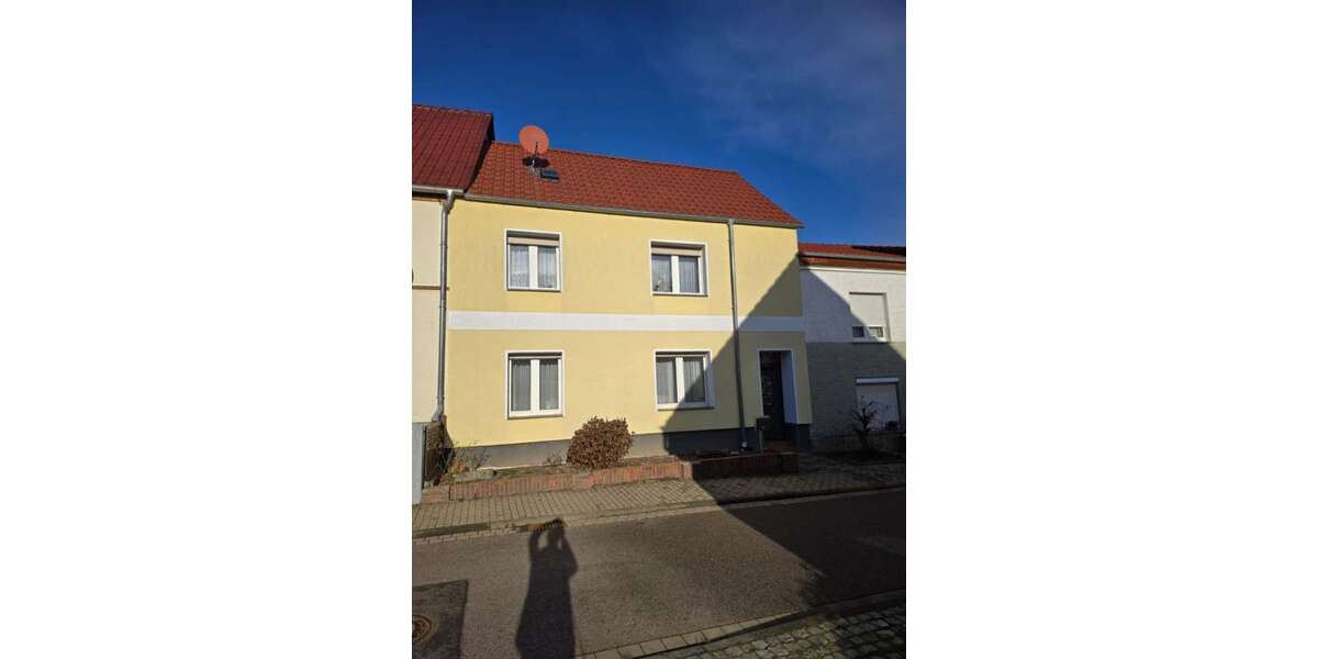 Einfamilienhaus Bitterfeld-Wolfen Wolfen - 3 Zimmer, 110 m&sup2;, 39.000&euro; | Angebot:27071302