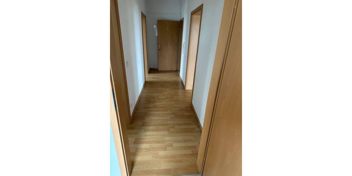 Etagenwohnung Merseburg Kötzschen - 3 Zimmer, 65 m&sup2;, 87.000&euro; | Angebot:26820197