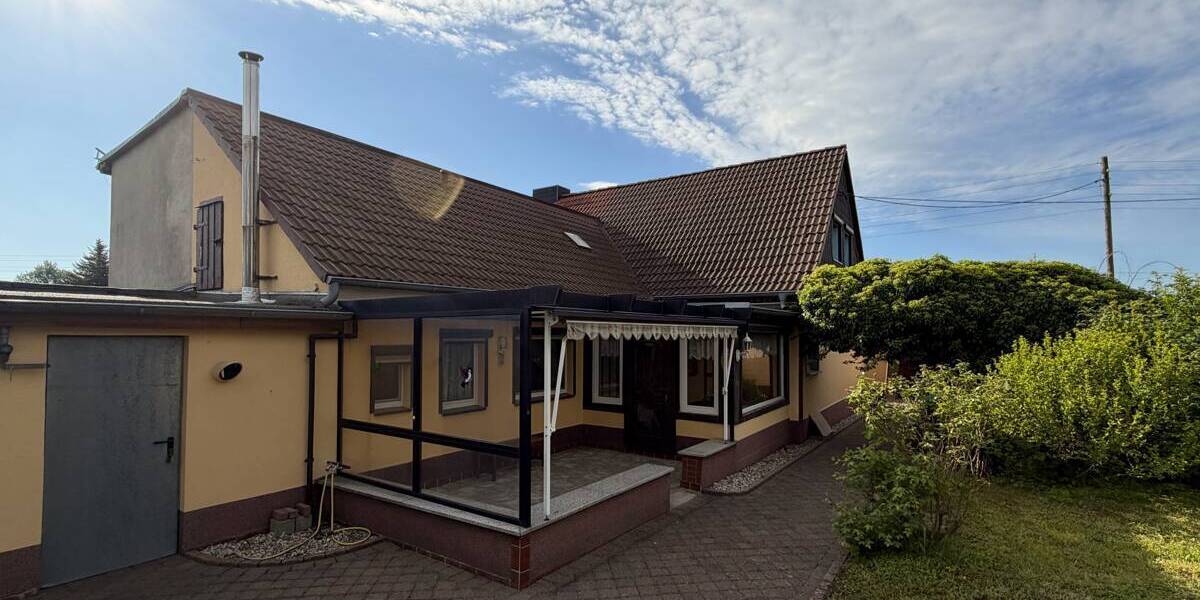 Doppelhaushälfte Bitterfeld-Wolfen Greppin - 4 Zimmer, 107 m&sup2;, 125.000&euro; | Angebot:26751001