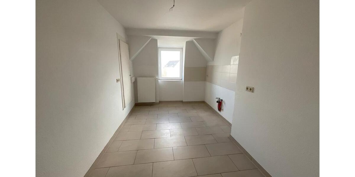 Dachgeschoßwohnung Halle (Saale) Damaschkestraße - 3 Zimmer, 91 m&sup2;, 728&euro; | Angebot:25947778