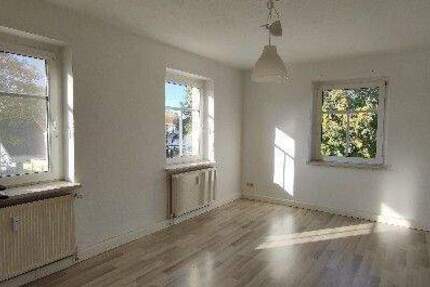 Wohnung Schkopau Lochau - 3 Zimmer, 80 m&sup2;, 640&euro; | Angebot:25372345