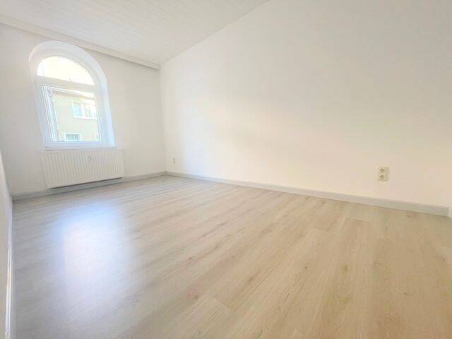 Etagenwohnung Lützen - 4 Zimmer, 110 m&sup2;, 850&euro; | Angebot:25689033