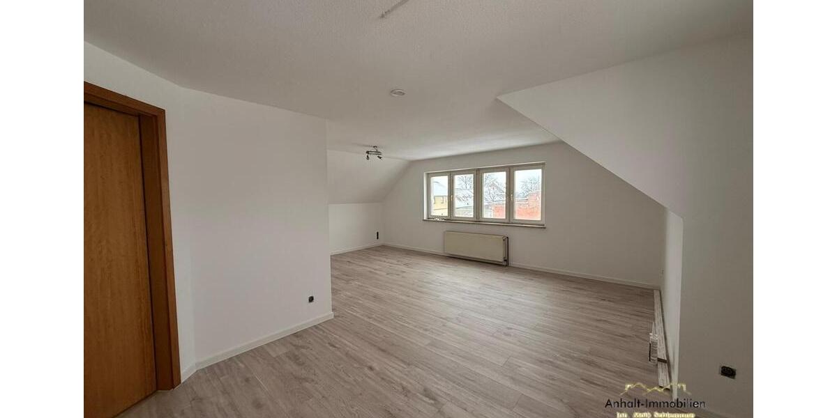Dachgeschoßwohnung Südliches Anhalt - 3 Zimmer, 56 m&sup2;, 315&euro; | Angebot:24690924