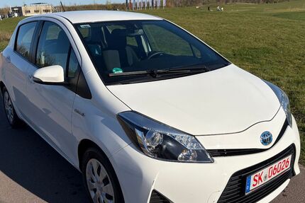 Toyota Yaris 90.000 km 8.999 &euro; HALLE 06116