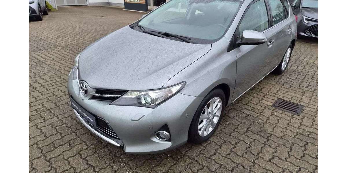 Toyota Auris 146.623 km 7.620 &euro; Halle 06130
