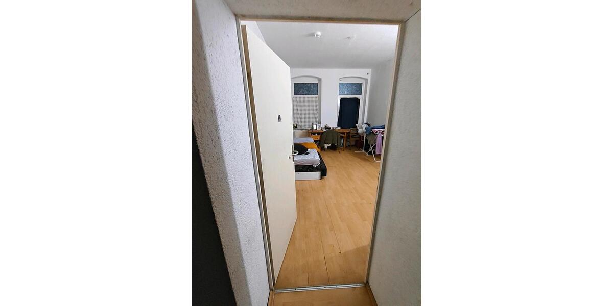 Etagenwohnung Halle (Saale) Damaschkestraße - 1 Zimmer, 18 m&sup2;, 330&euro; | Angebot:26051236