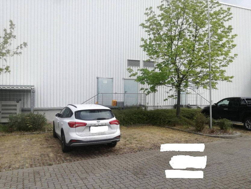 HALLE MIT KÜHLHALLE, HOCHREGALLAGER, BÜROS UND BESPRECHUNGSRAUM, TOP!