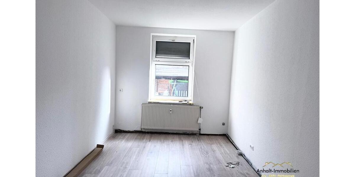 Erdgeschoßwohnung Bitterfeld-Wolfen Bitterfeld - 3 Zimmer, 85 m&sup2;, 560&euro; | Angebot:23740658